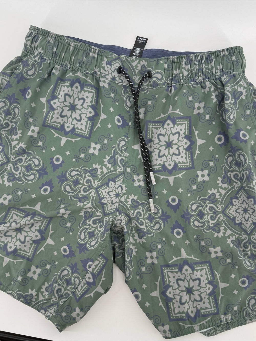 Legends Shorts Mens Small Green Luka Paisley Bandana Pockets Beach Coastal